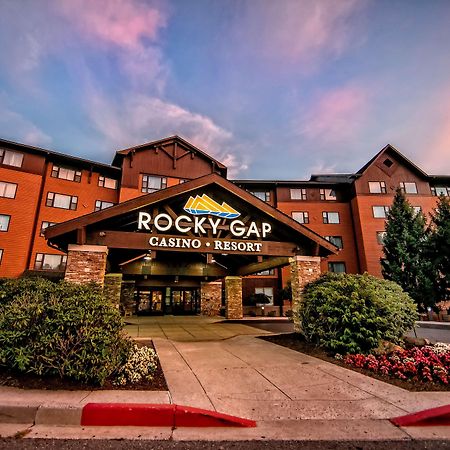 Rocky Gap Casino Resort Flintstone Exterior photo