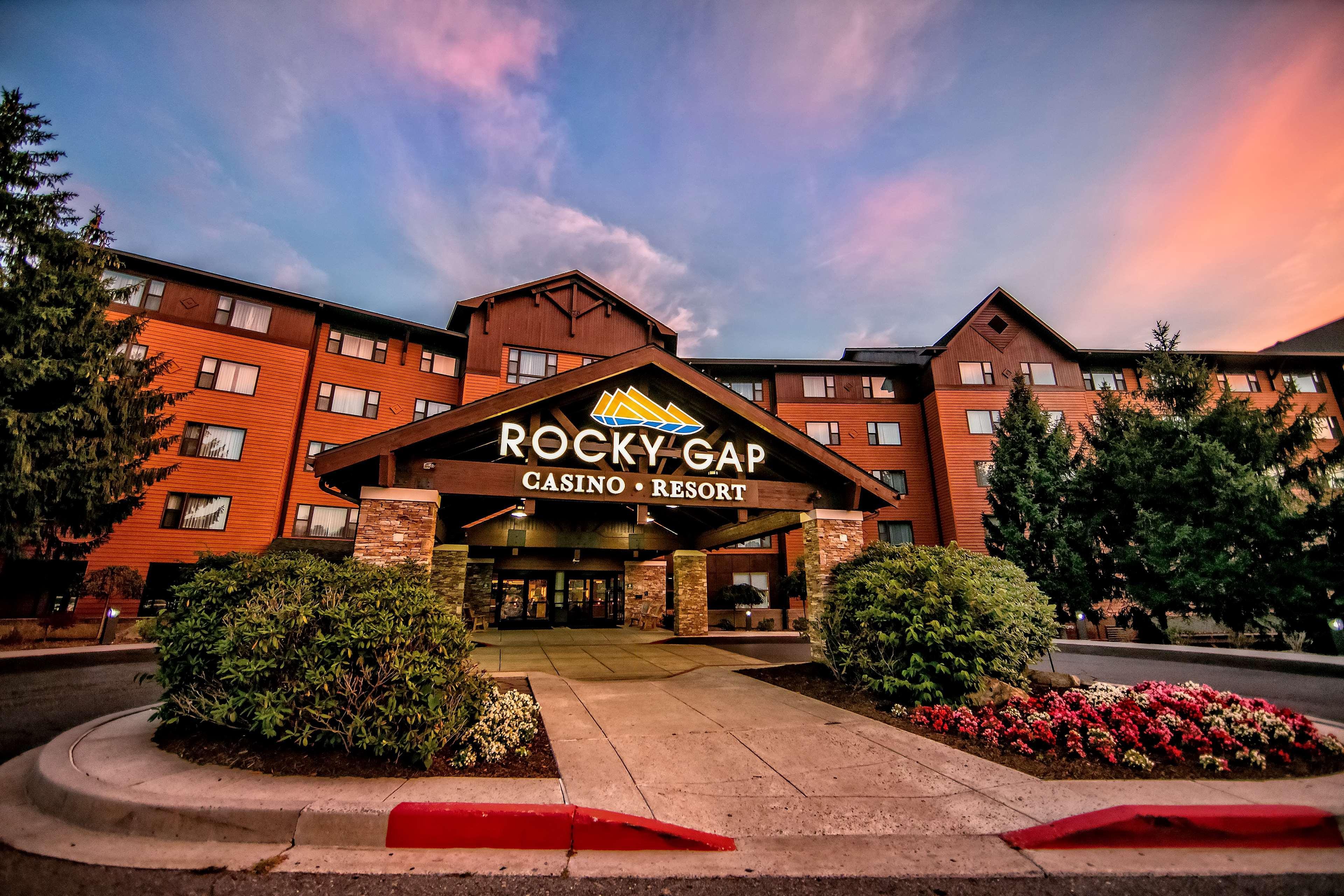 Rocky Gap Casino Resort Flintstone Exterior photo