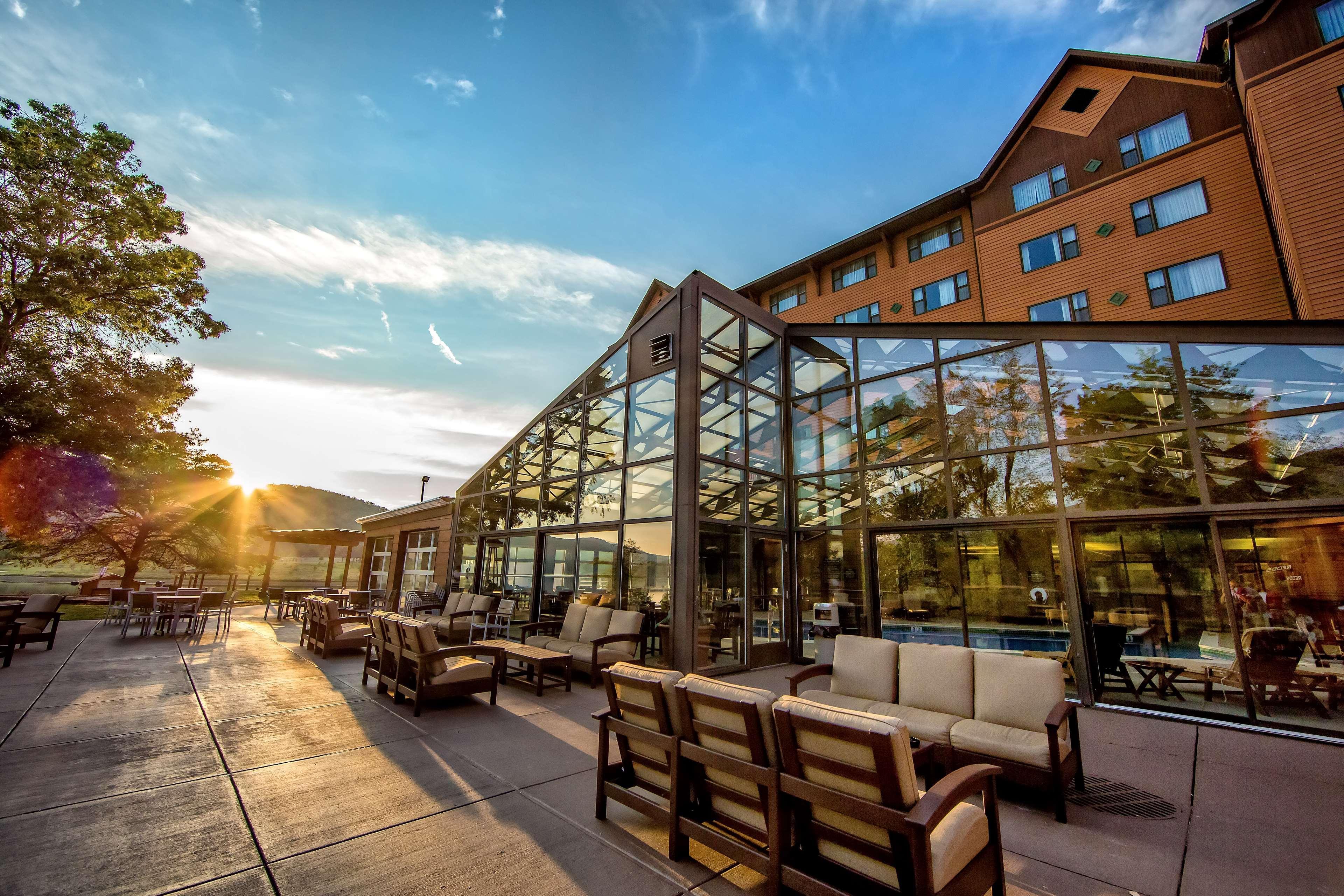 Rocky Gap Casino Resort Flintstone Exterior photo